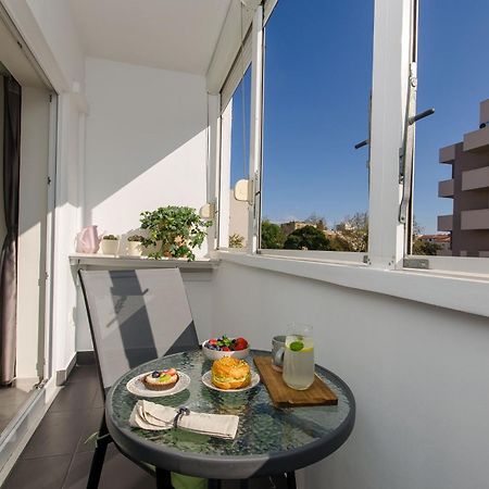 Side By Side Apartments สปลิท ภายนอก รูปภาพ