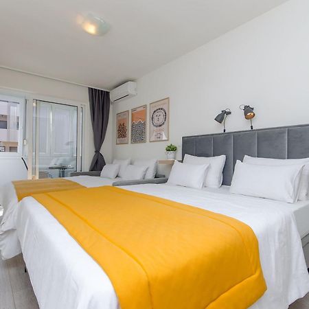 Side By Side Apartments สปลิท ภายนอก รูปภาพ