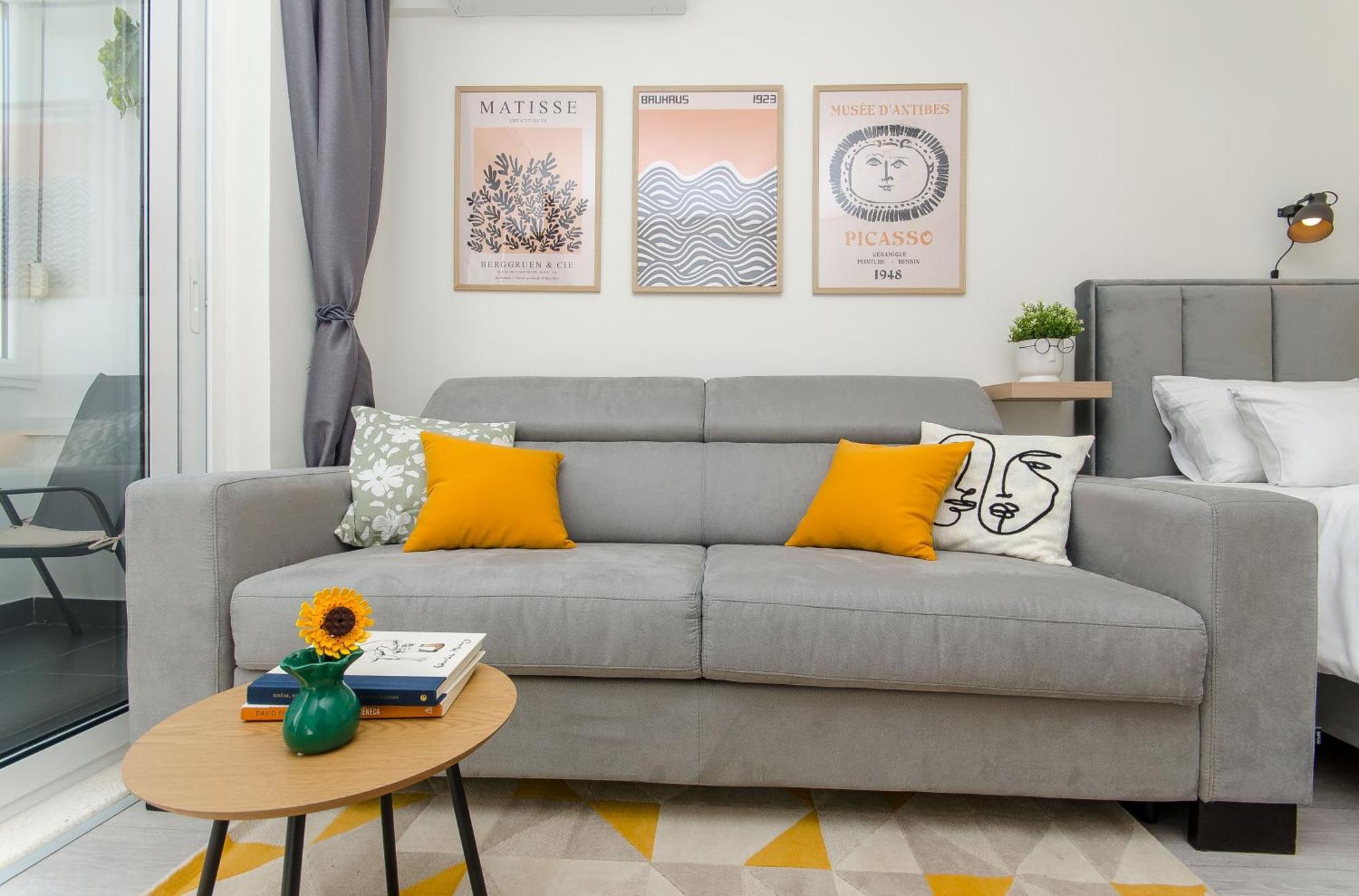 Side By Side Apartments สปลิท ภายนอก รูปภาพ
