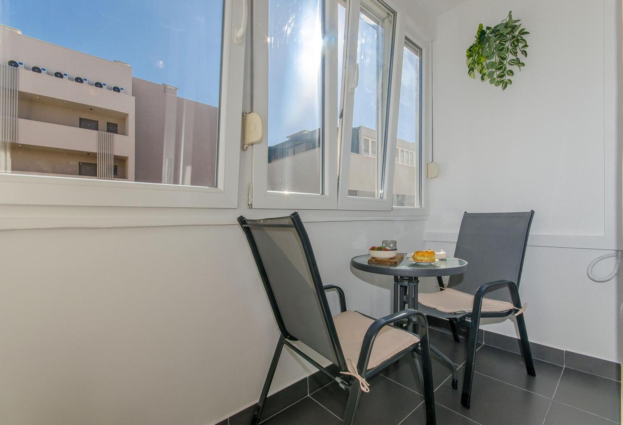 Side By Side Apartments สปลิท ภายนอก รูปภาพ