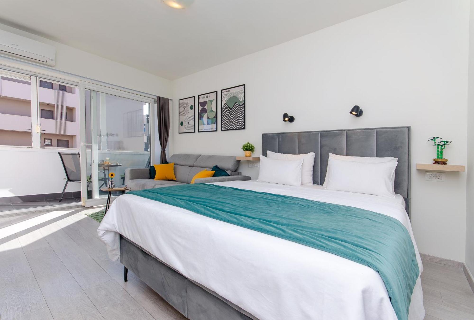 Side By Side Apartments สปลิท ภายนอก รูปภาพ
